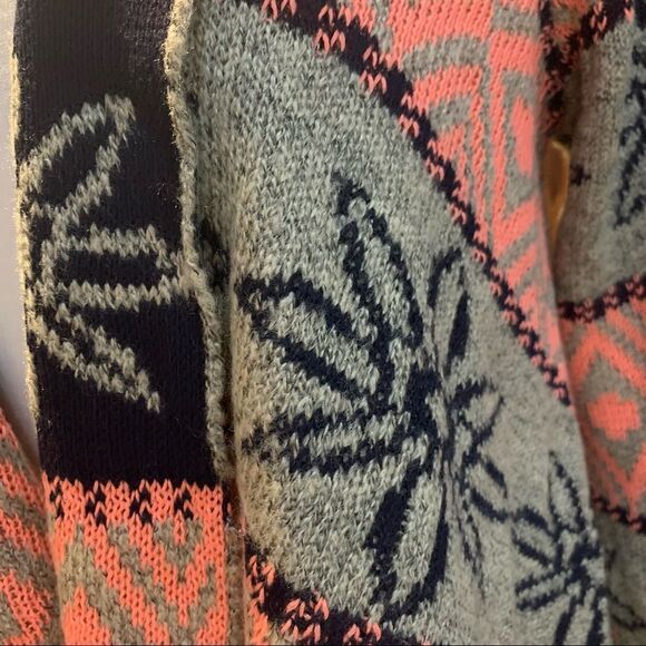 BoHo Long Sleeve Sweater Wrap/ Tangerine Gray and Black with 5” Fringe S/M - Picture 6 of 6